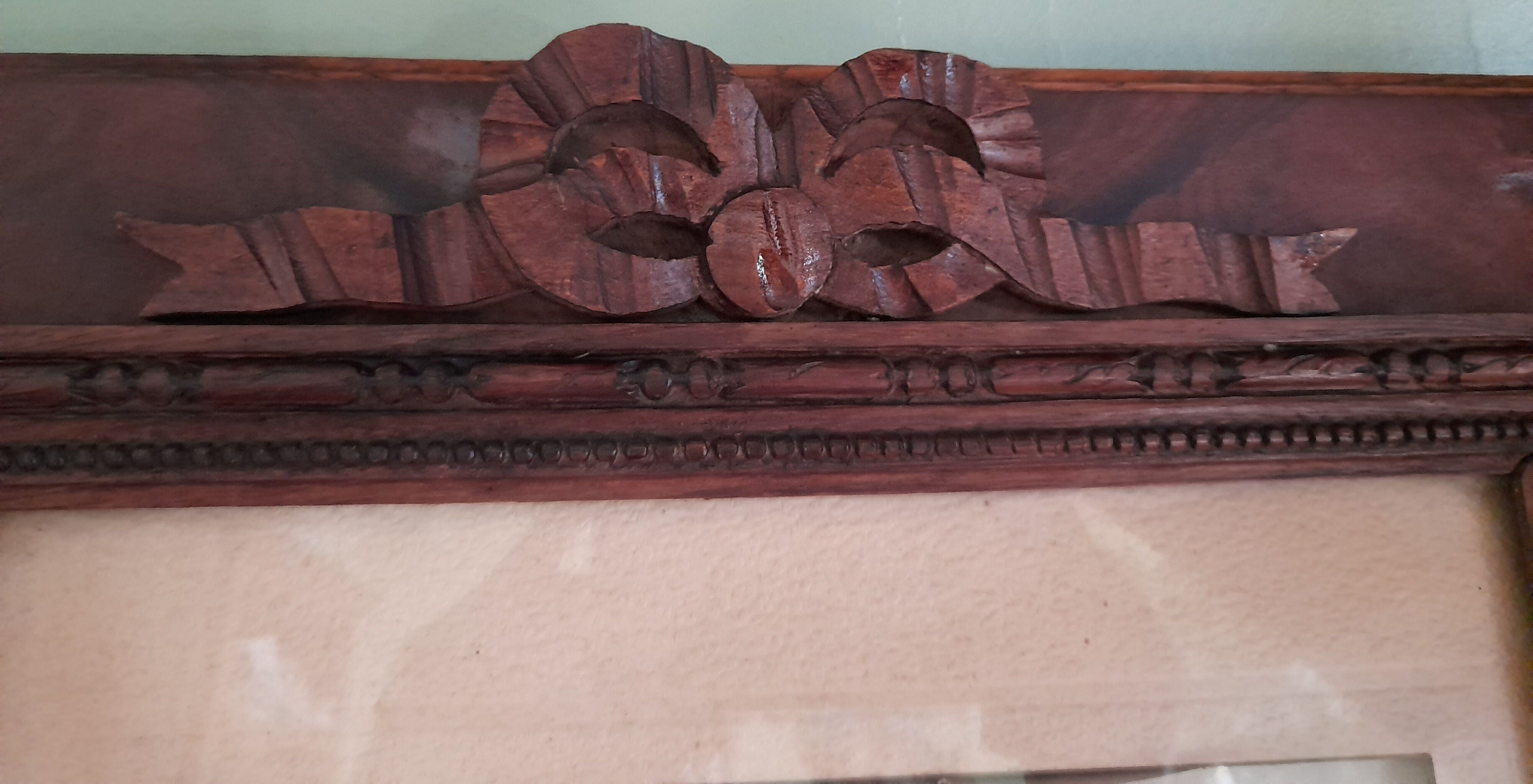 Wooden frame glass with knot and old photo