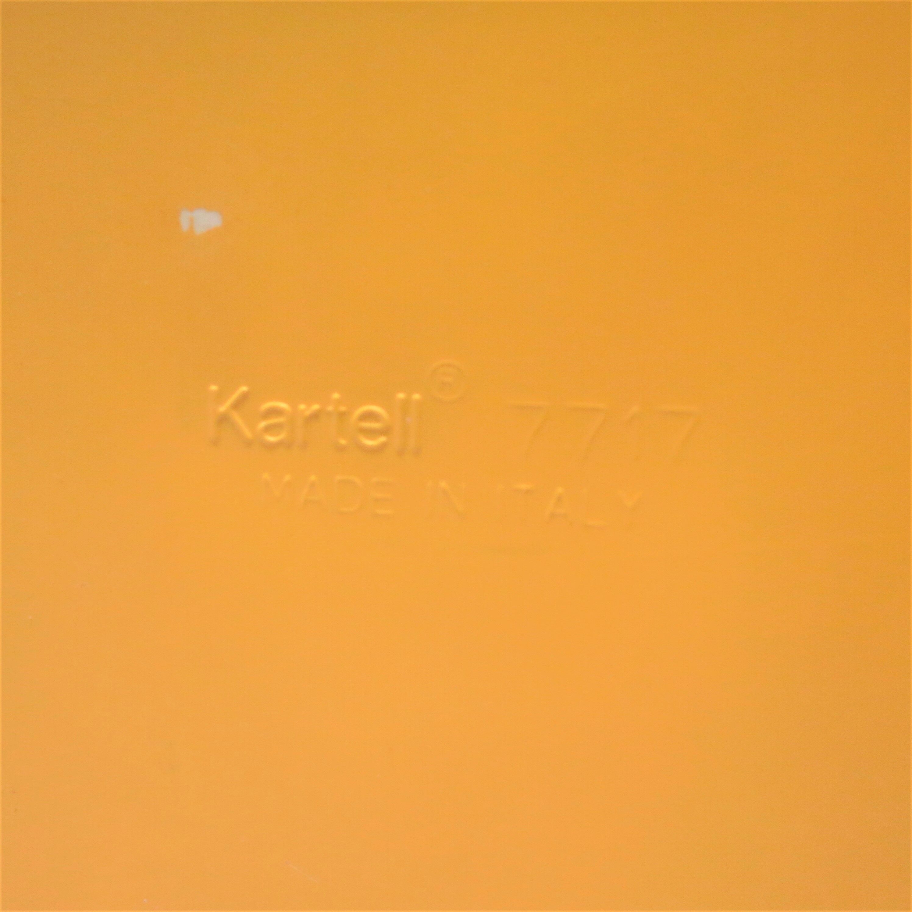 Pair of shelves Kartell Anna Castelli