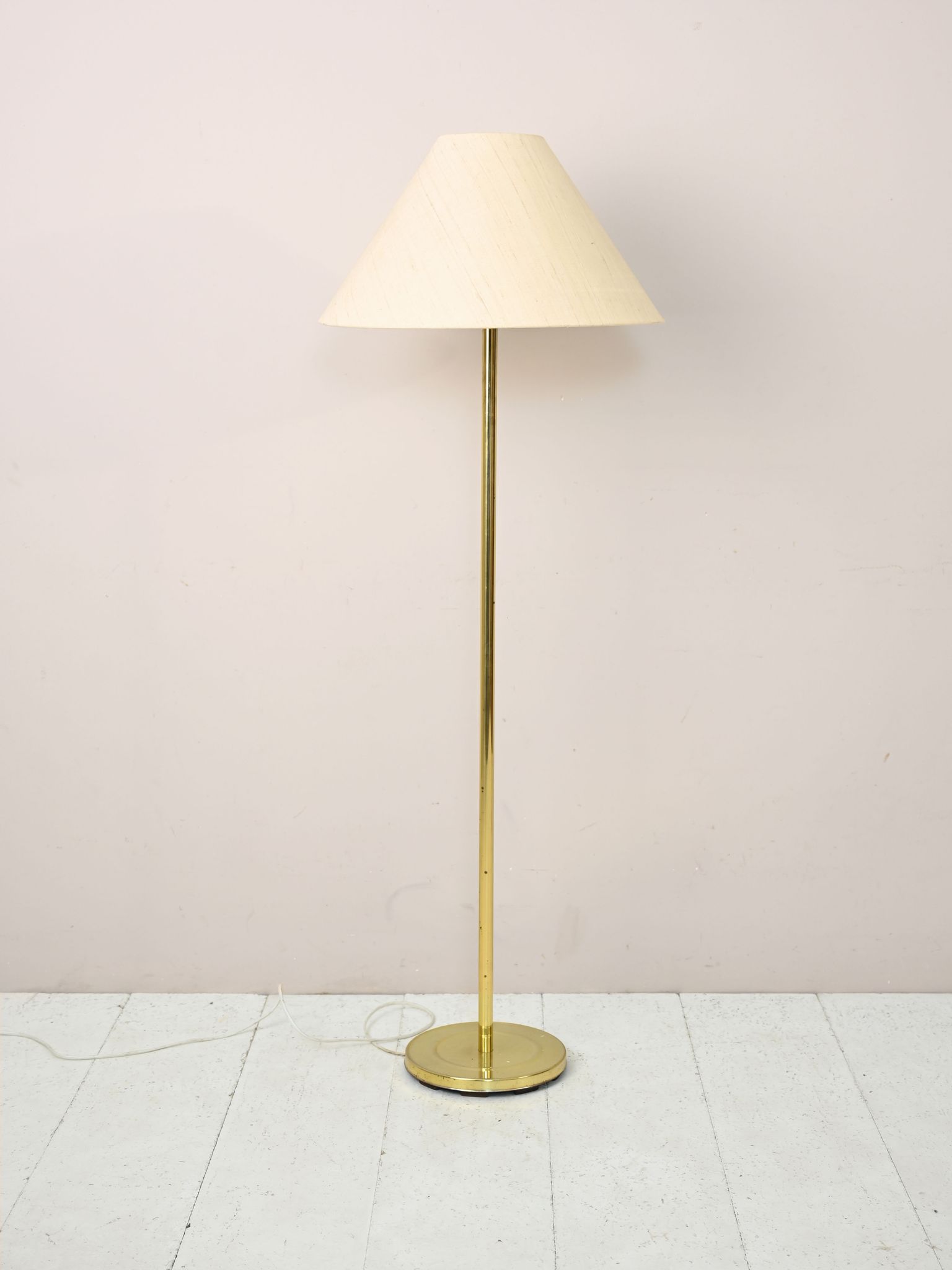 Lampadaire vintage avec base en or