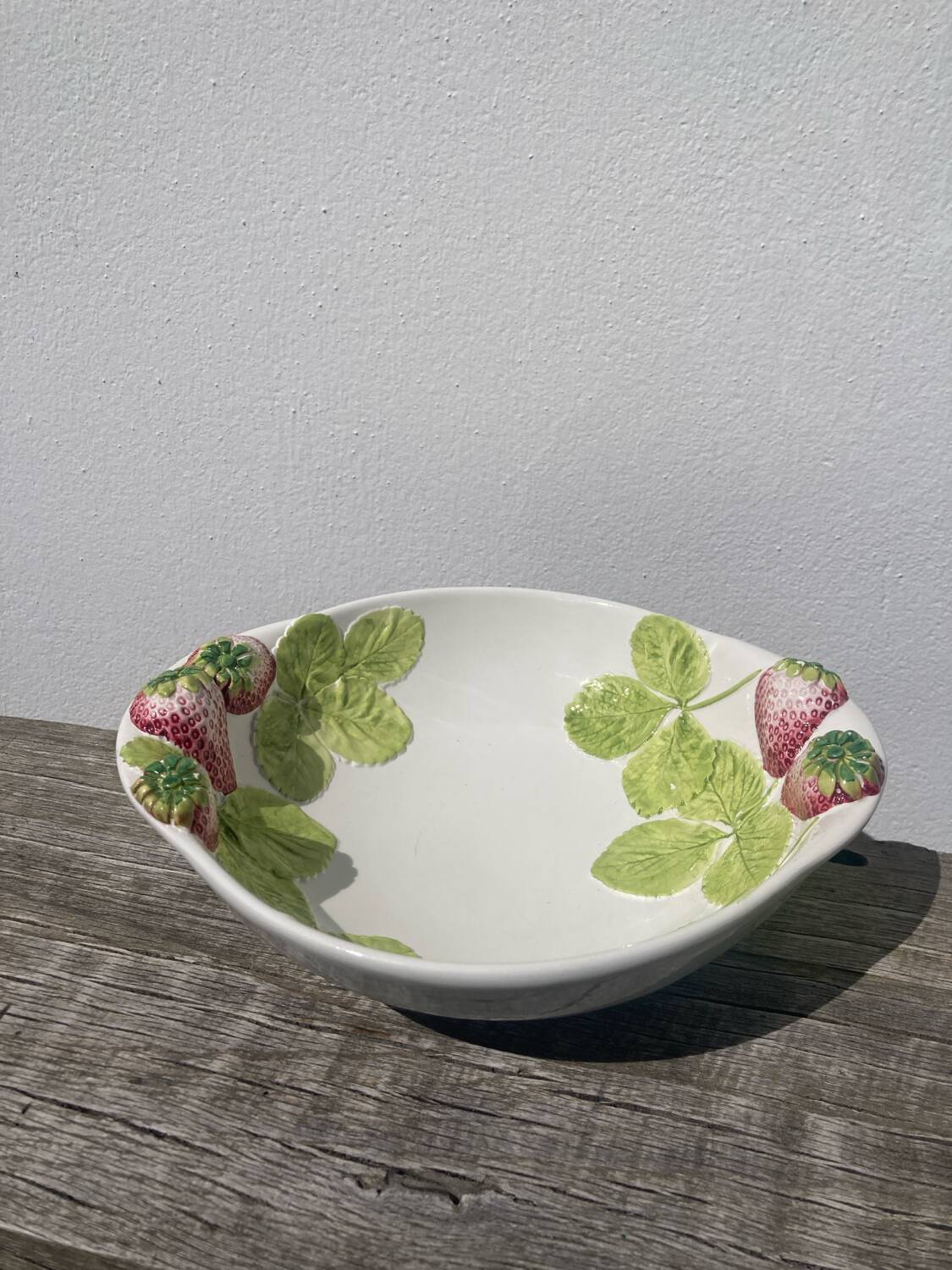 Ceramic fruit slip salad bowl