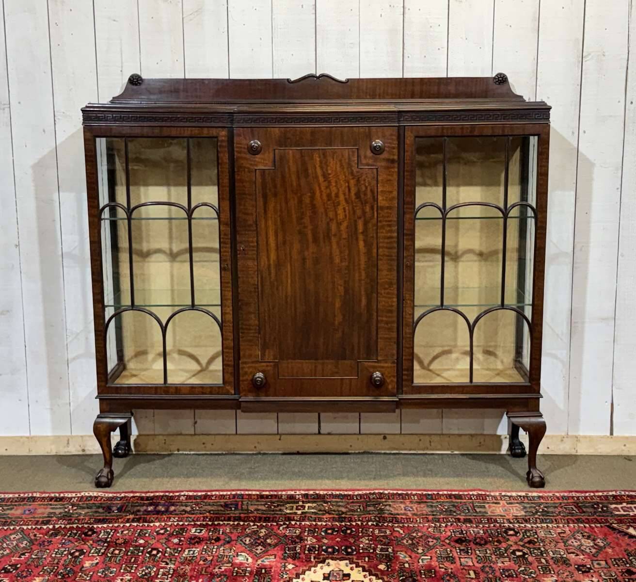 Vitrine Anglaise Chippendale 3 portes début XXème en acajou