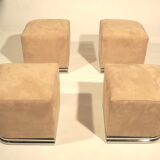 Table basse et poufs 1970