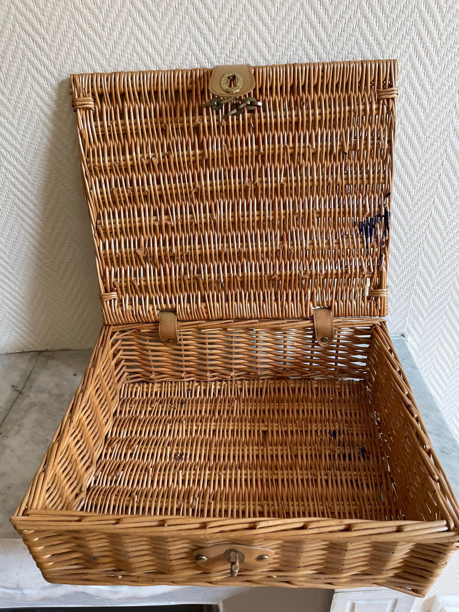Wicker suitcase imitation leather