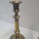 Paire de bougeoirs anciens en laiton