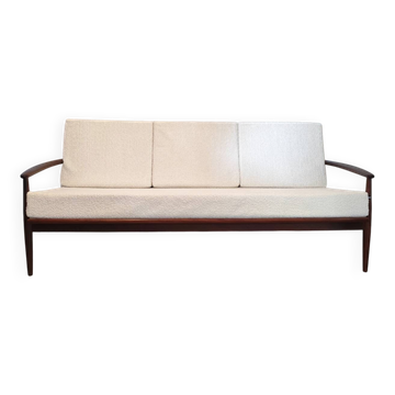 Scandinavian bench