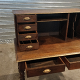 Bureau à multiples rangements