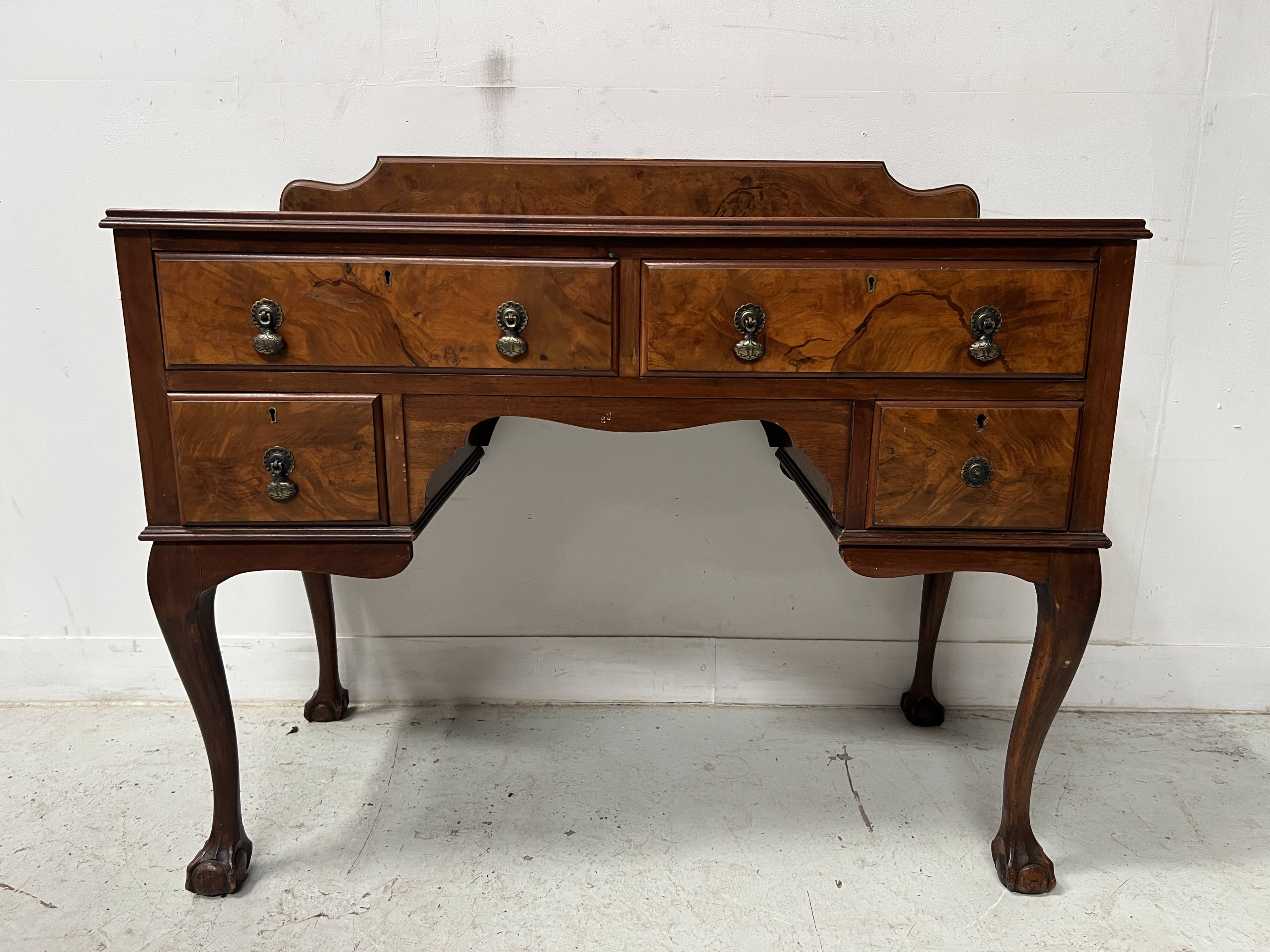 Bureau plat Regency en acajou et placage XIX siècle