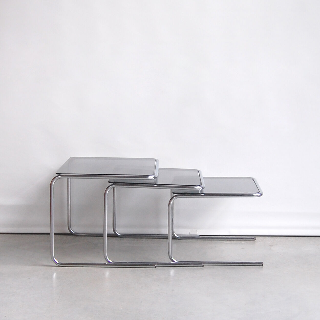 Set de 3 tables gigognes "harrow" par Robert Heritage pour Meurop 1970