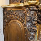 Cheminée en marbre et son trumeau en bois sculpté