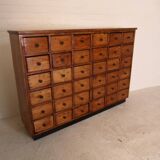 Armoire d'apothicaire vintage à 36 tiroirs des années 1930