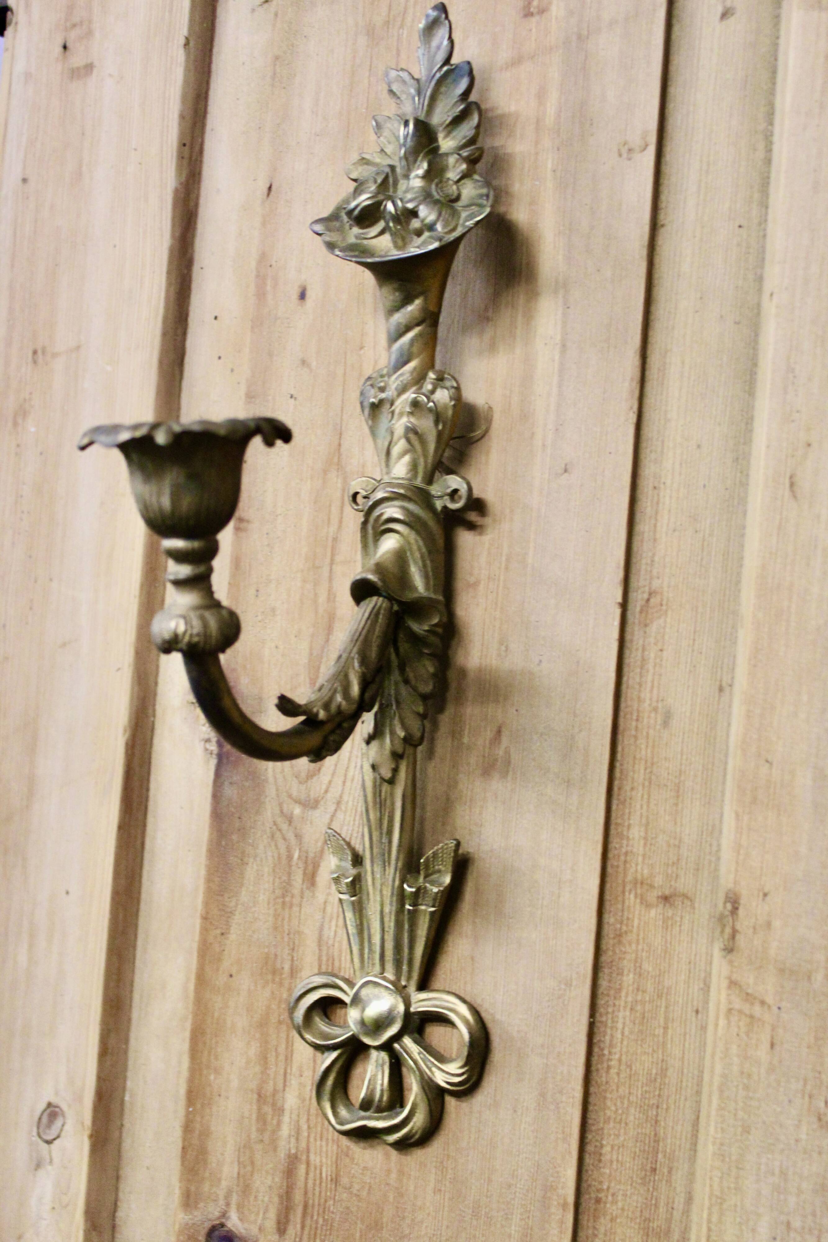 Applique murale en bronze style Louis XVI