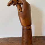 Main articulée en bois