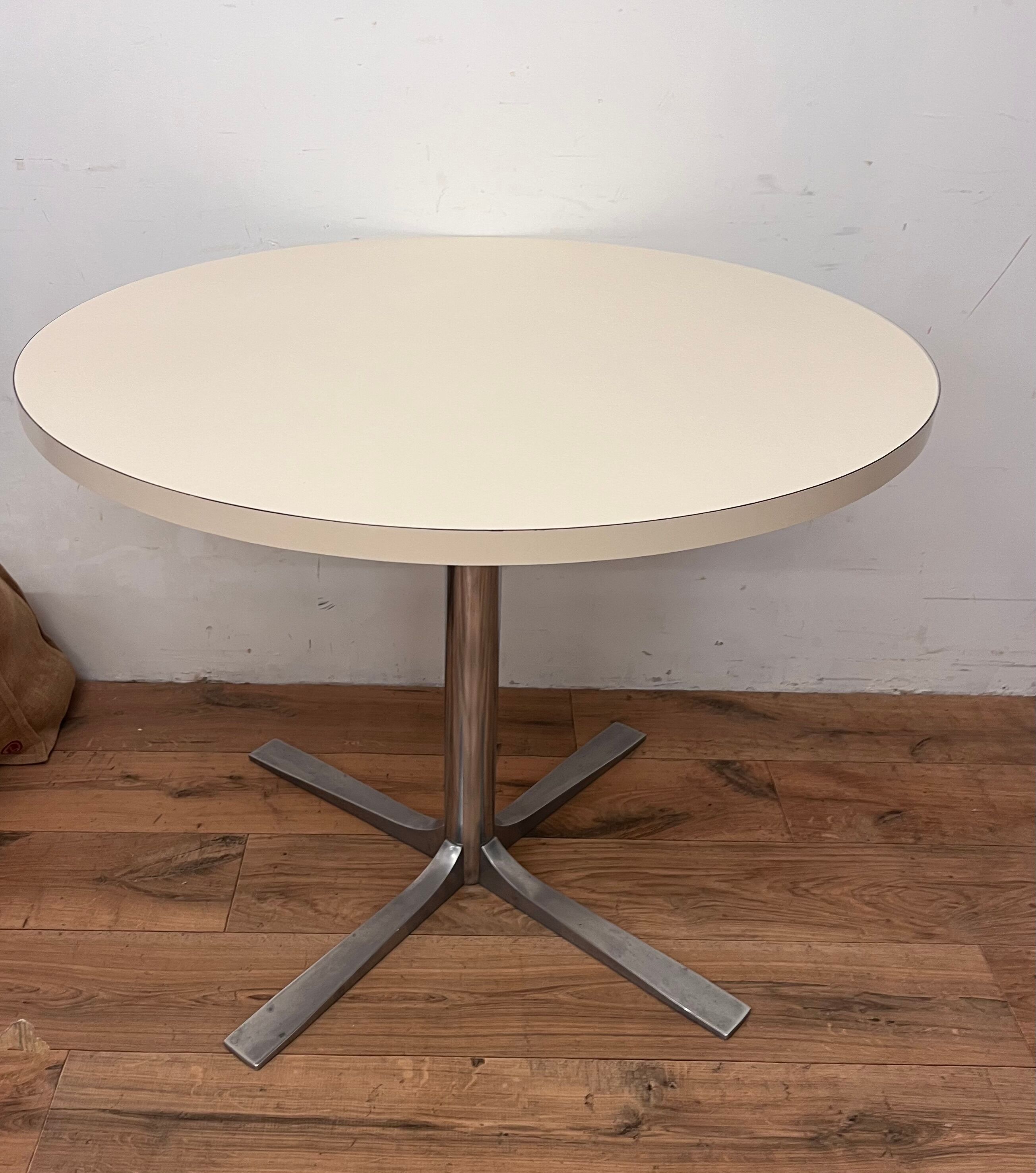 Formica table 1960 – 1970