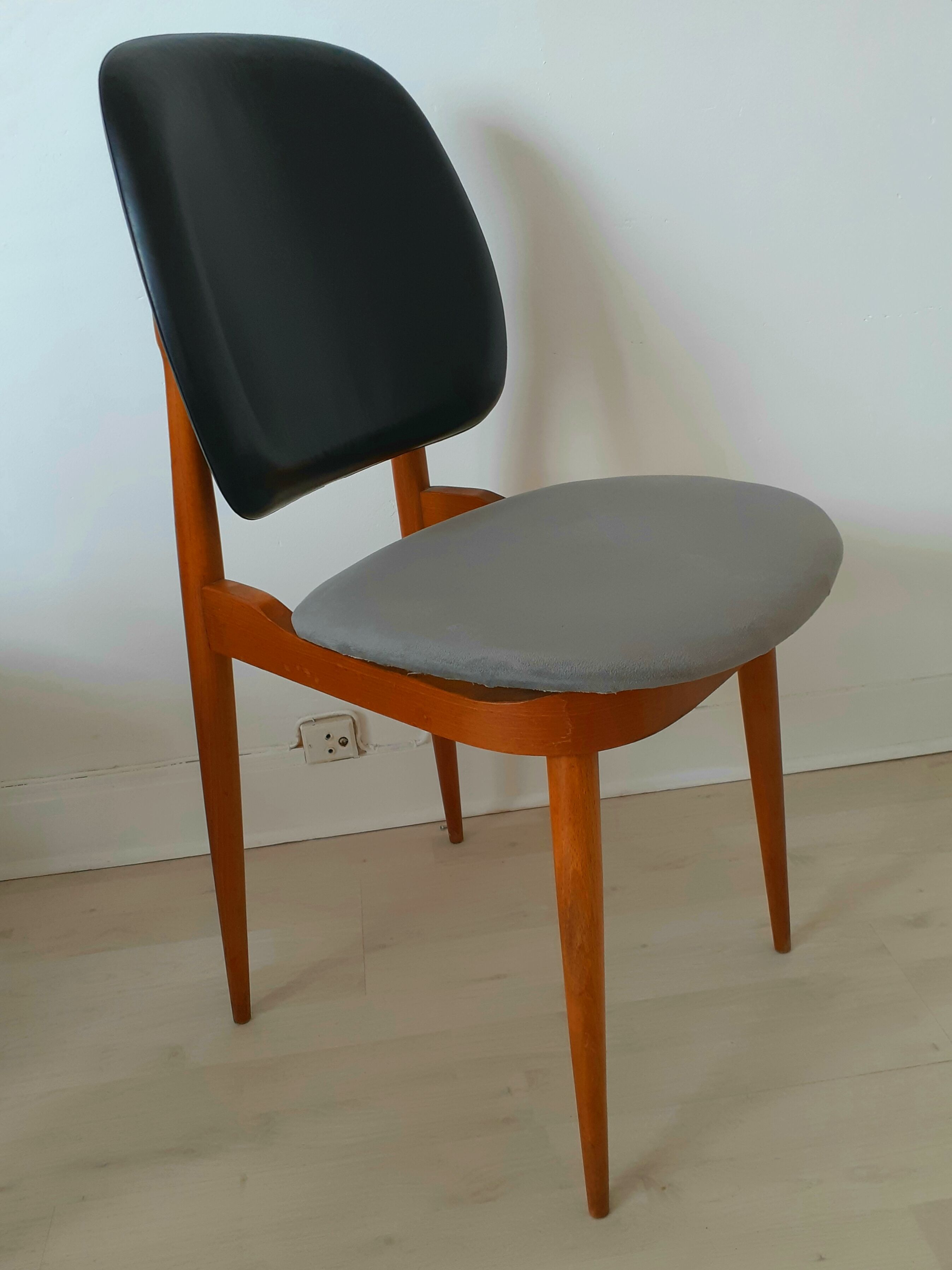 6 Baumann's "pegasus" chairs