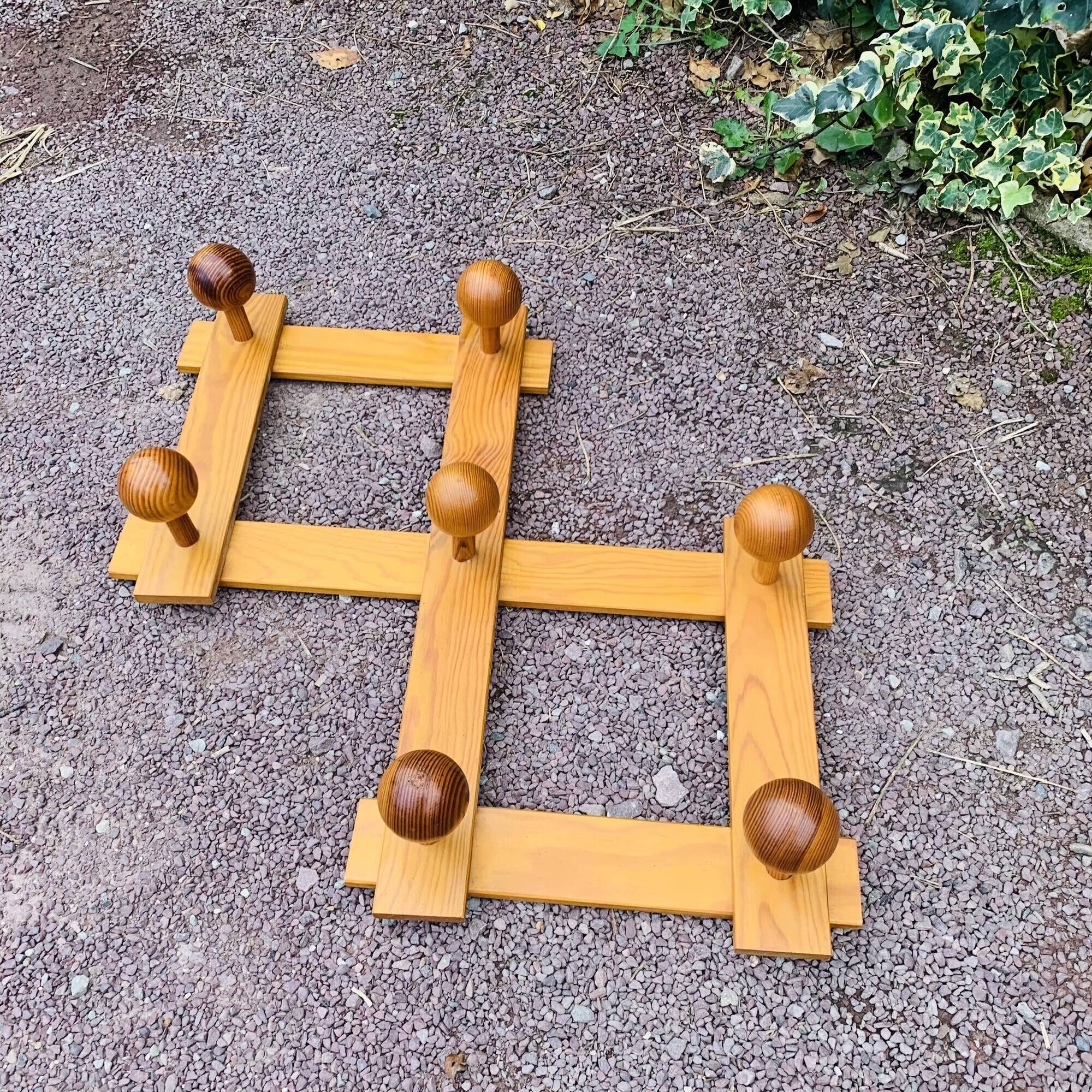 Extendable vintage coat rack in pine