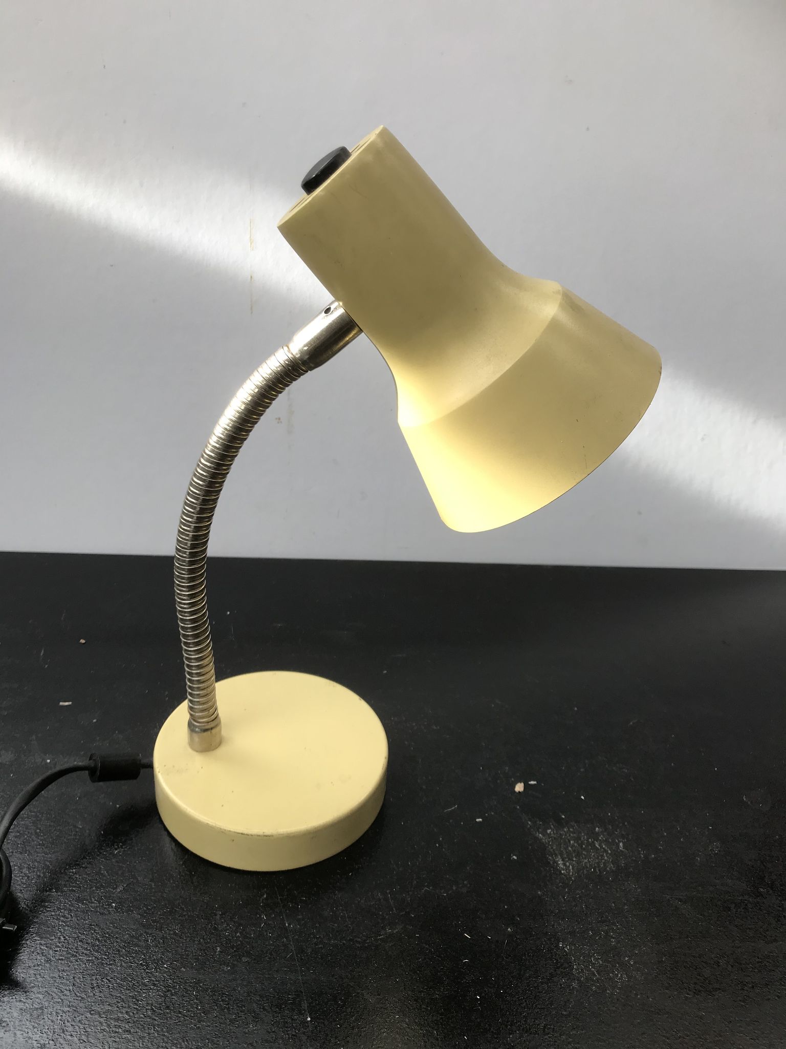 Beige metal desk lamp