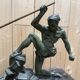 Regule Déco "Man hunting an eagle"