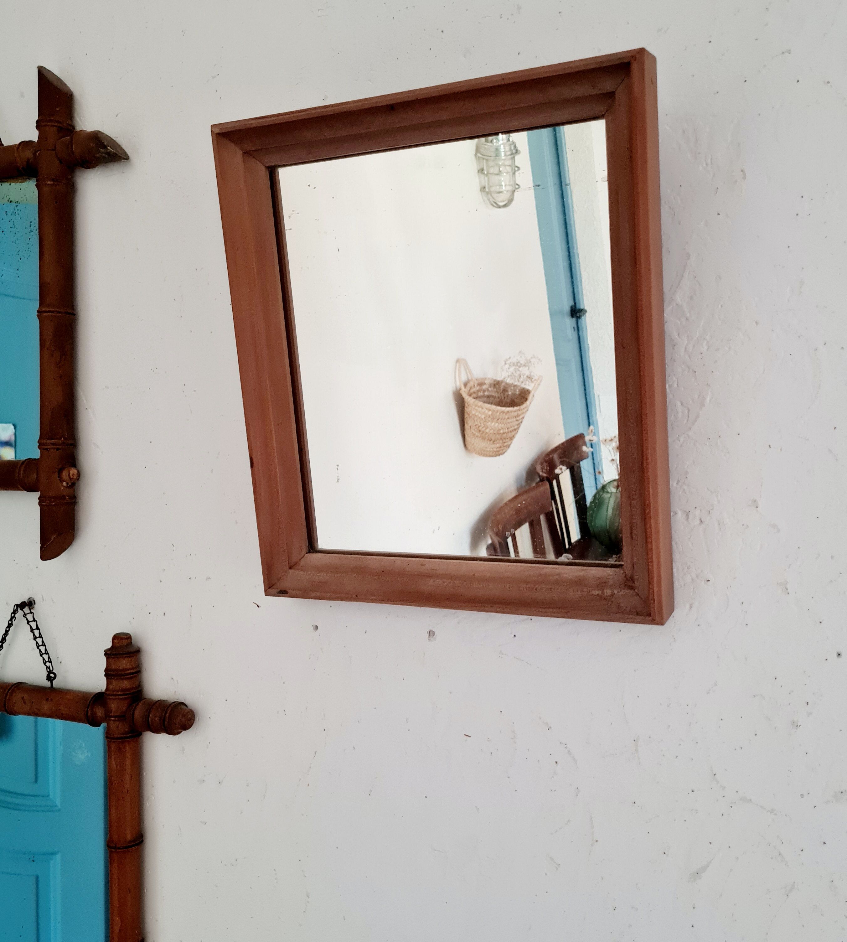 Old mirror entourage rustic wood
