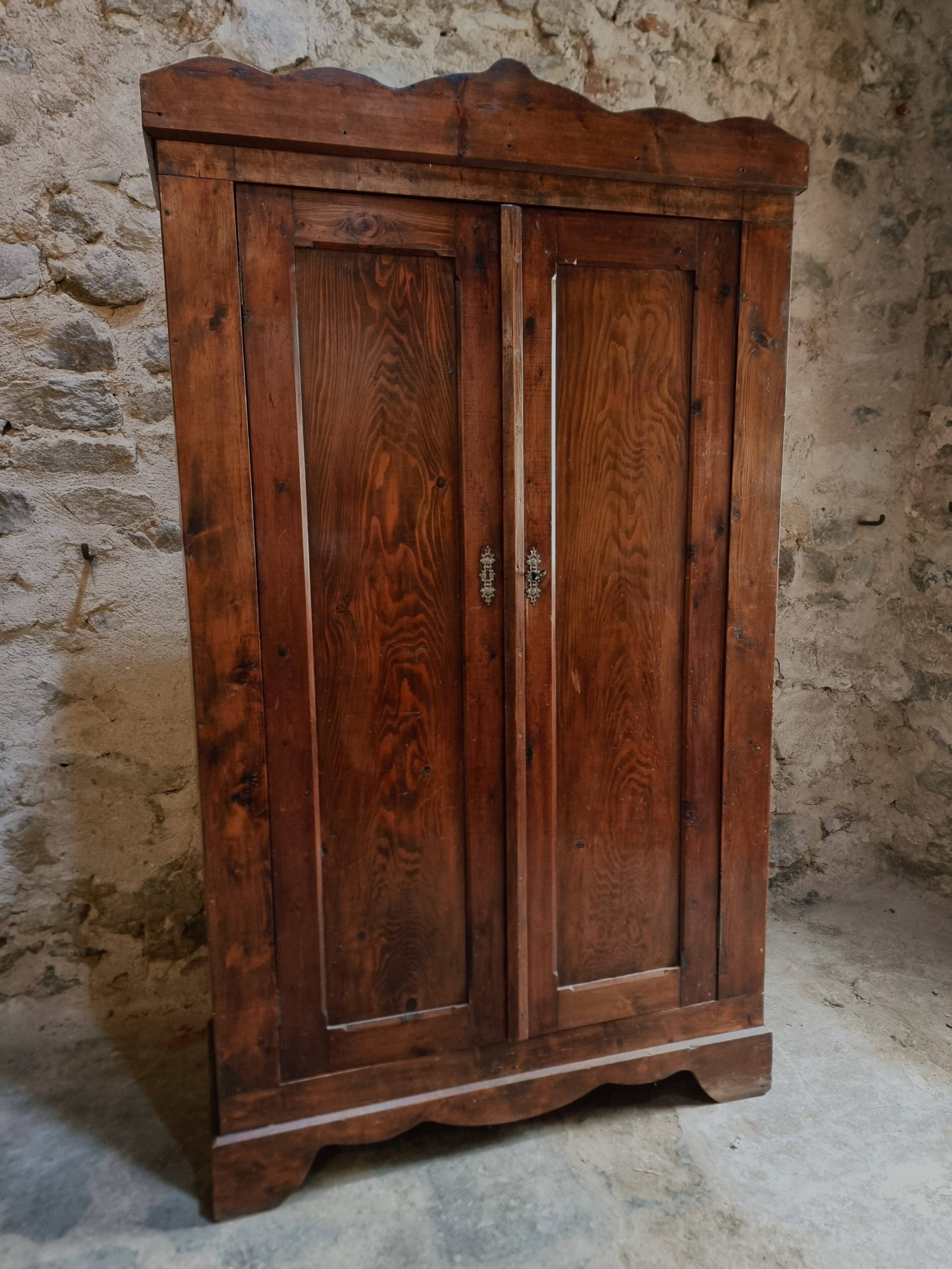 Antique French pine bonnetière – rustic country wardrobe – circa 1900–1920