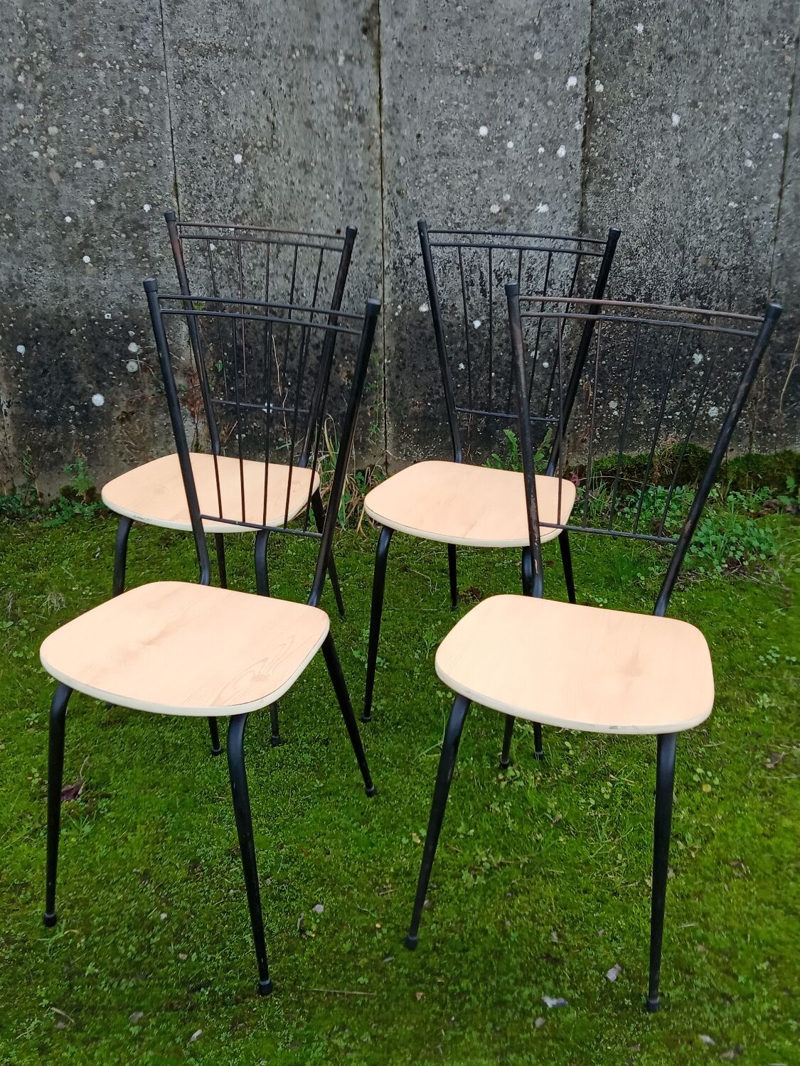 Four faux-wood Formica chairs, 50s/60s