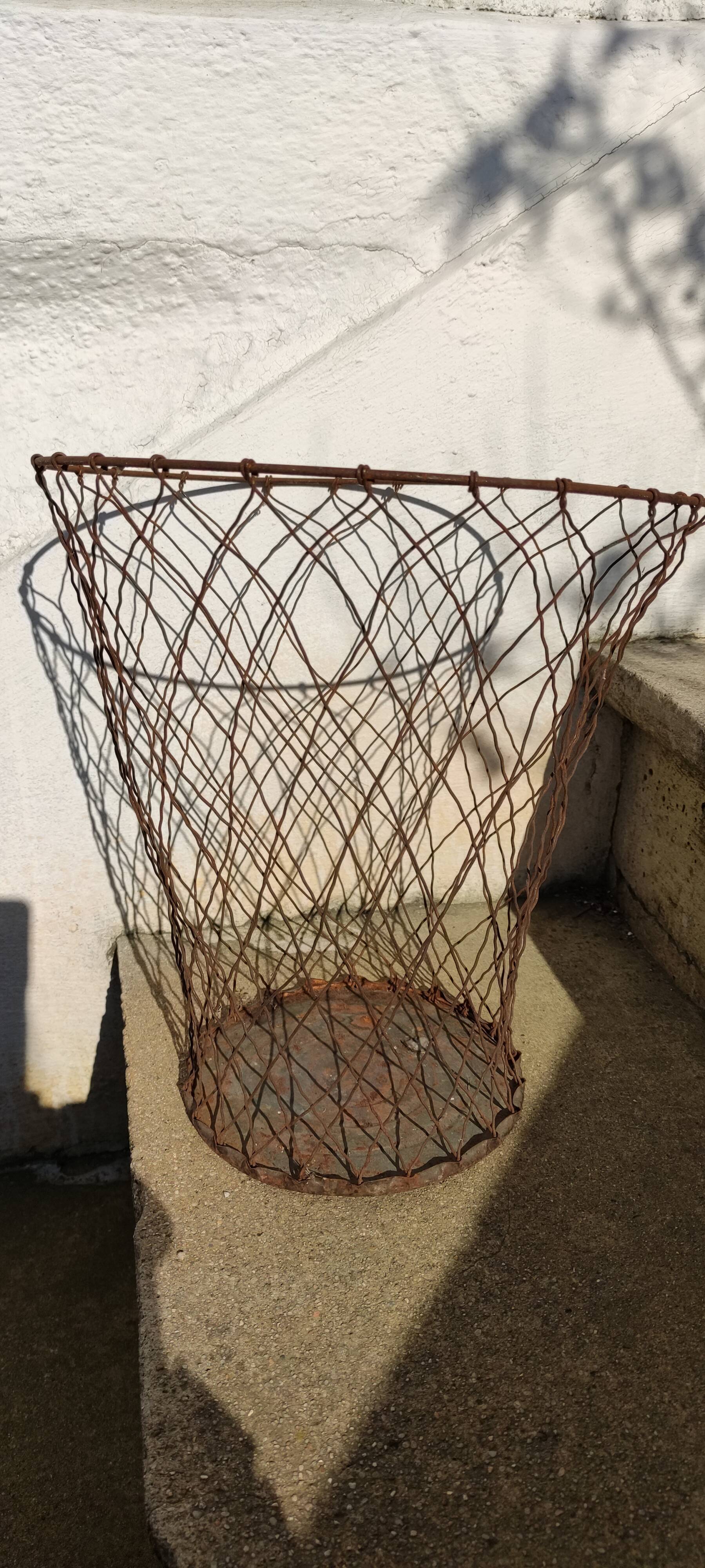 Old-wire paper basket