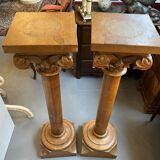 Pair of columns in light oak carved from the late 19th century, good quality, capital