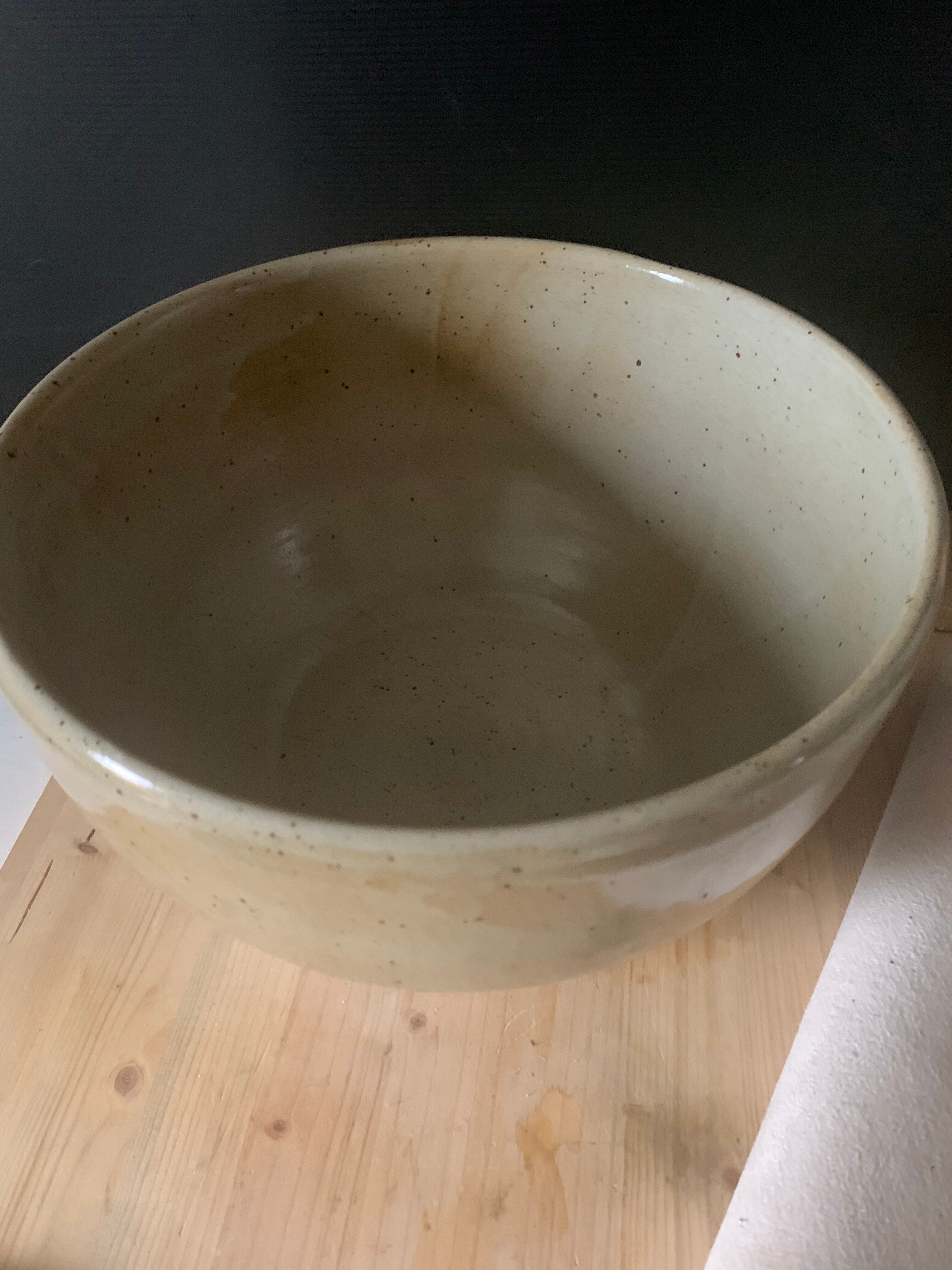 Salad bowl in sandstone