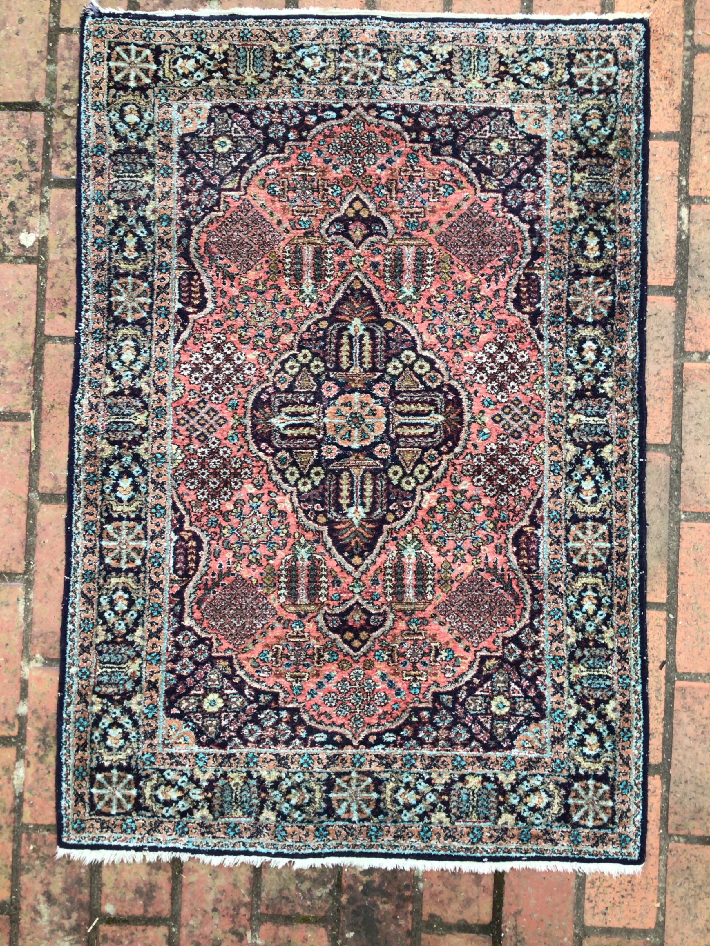 Tapis en soie à caisson 123x84 cm
