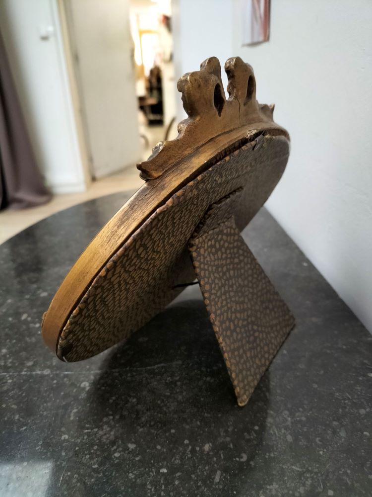 19th century oval frame Louis XVI directoire style