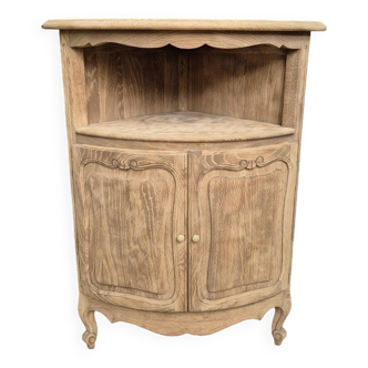 Corner cabinet