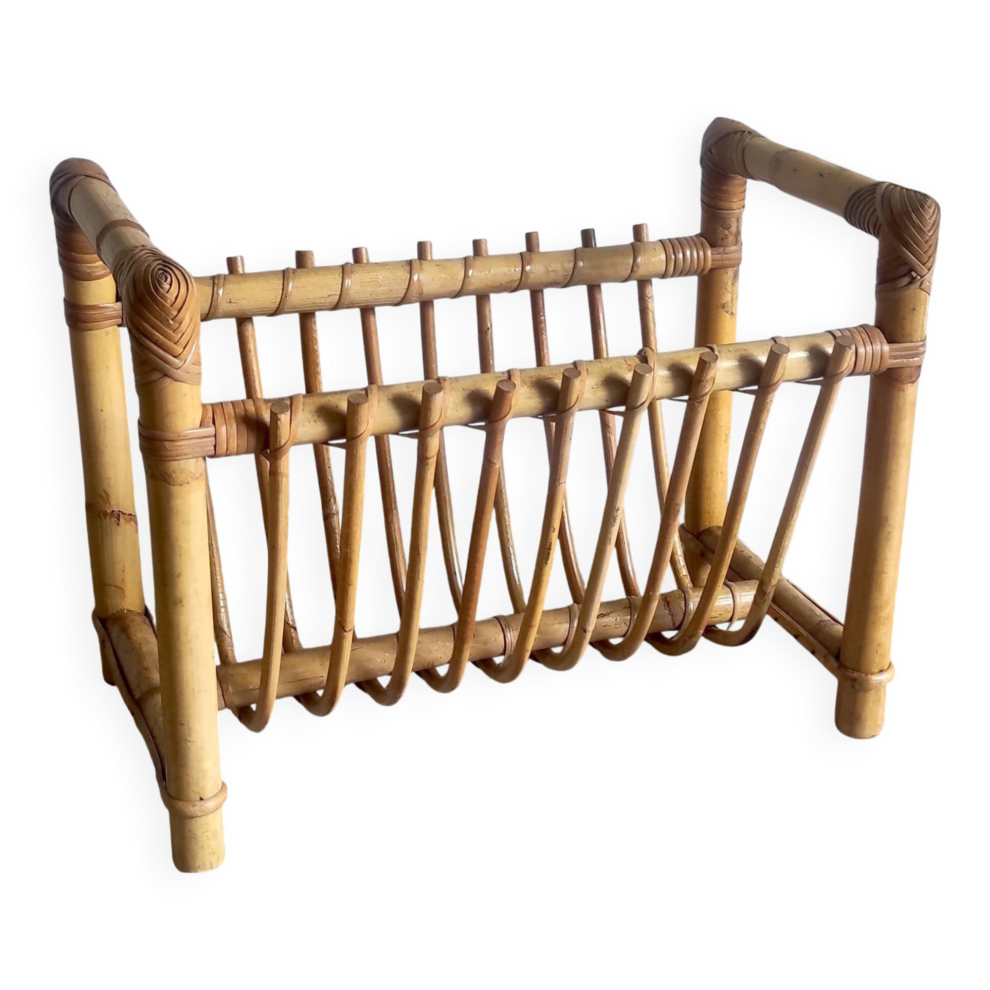 Rattan magazine rack - 60s/70s