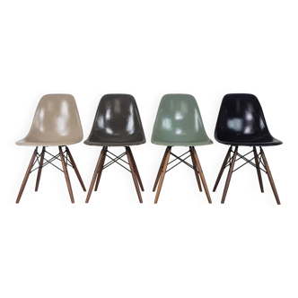 Chaises Eames Herman Miller DSW en grège clair / gris éléphant / vert écume de mer / noir