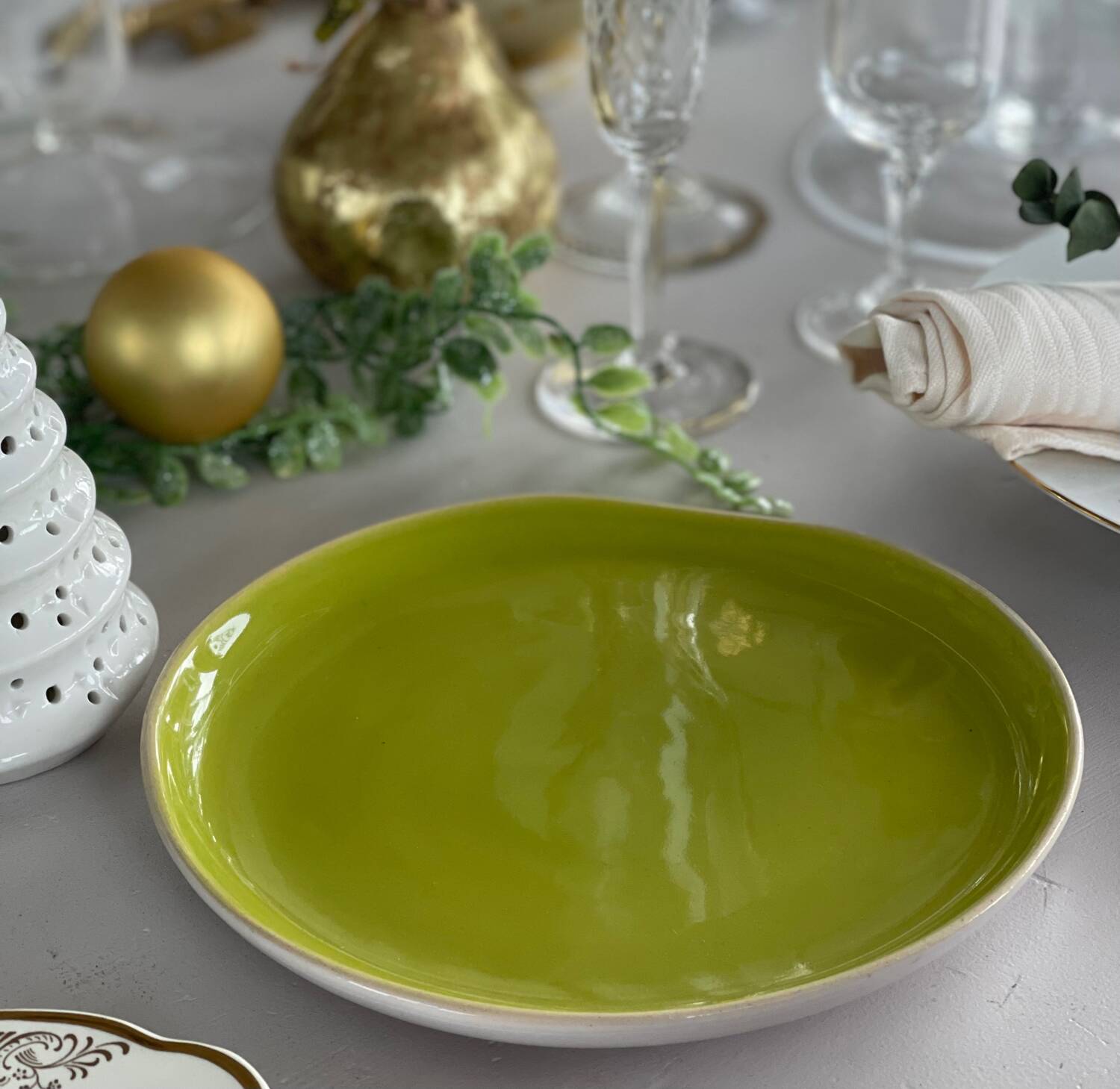 6 glazed ceramic dessert plates