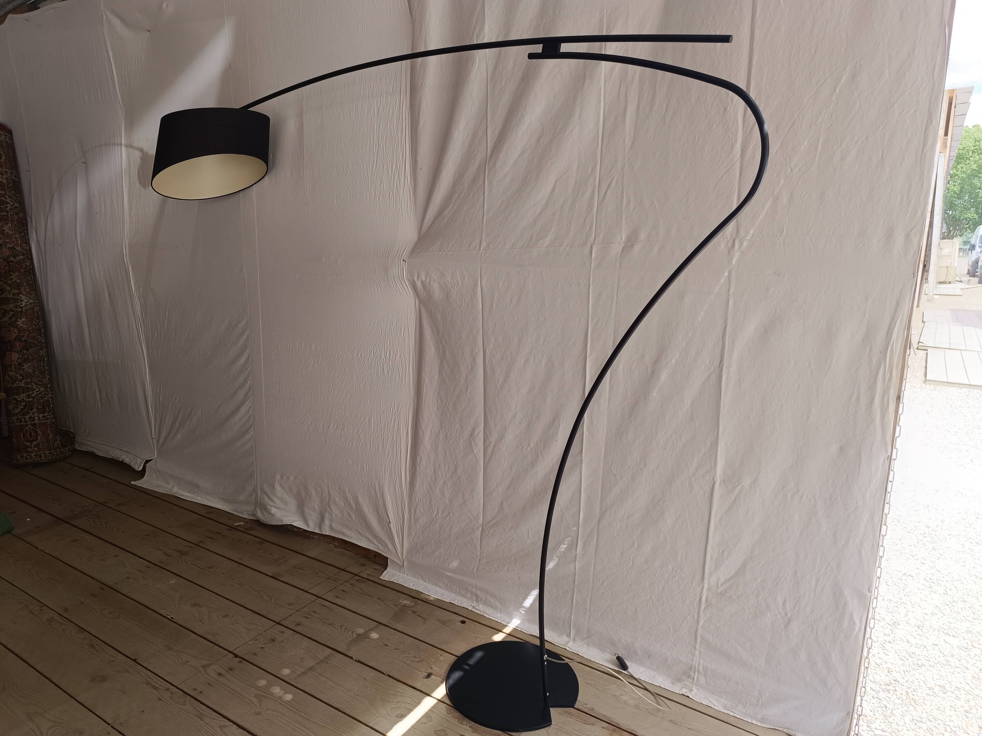 Floor lamp