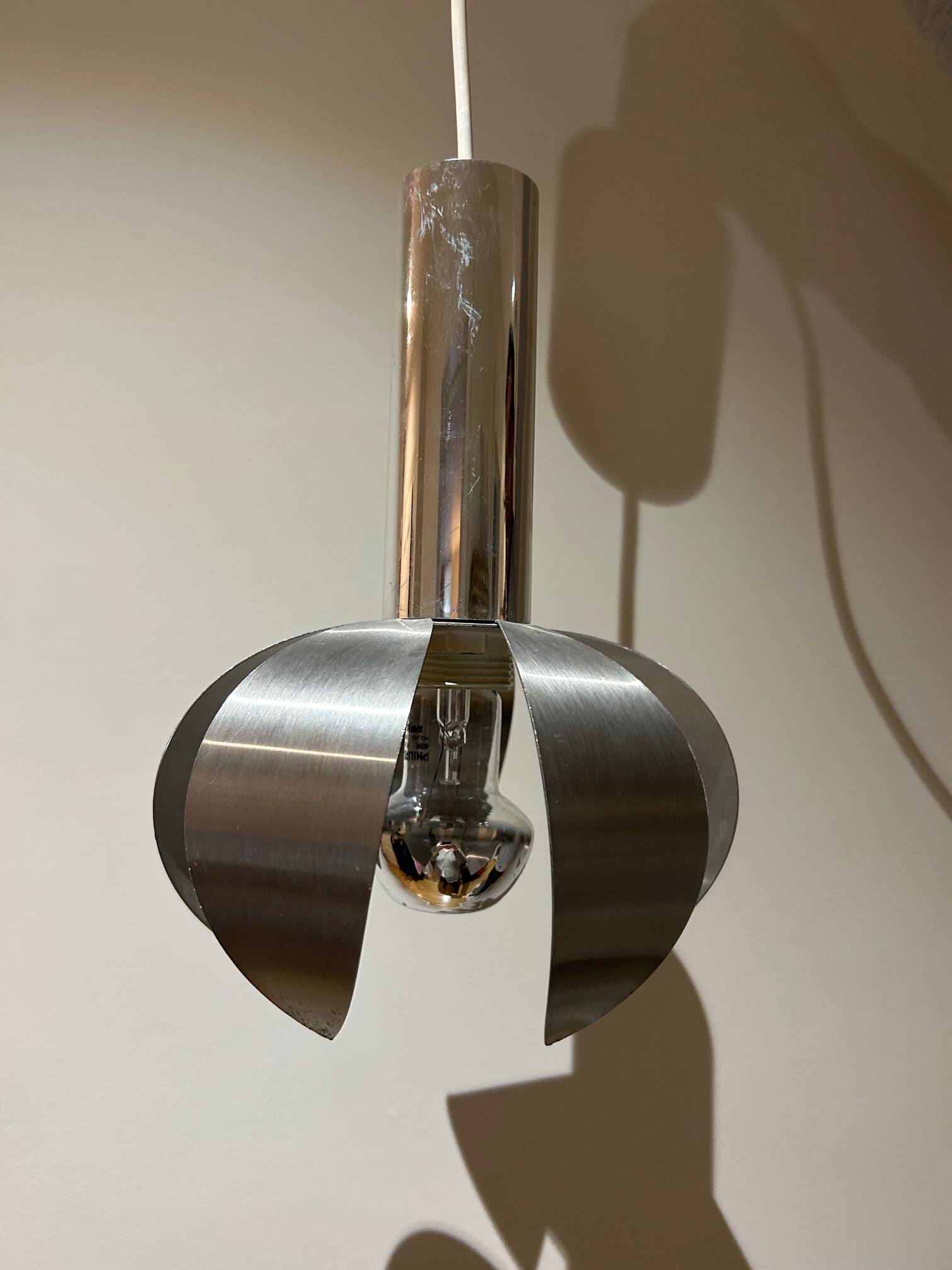 suspension chrome et acier brossé