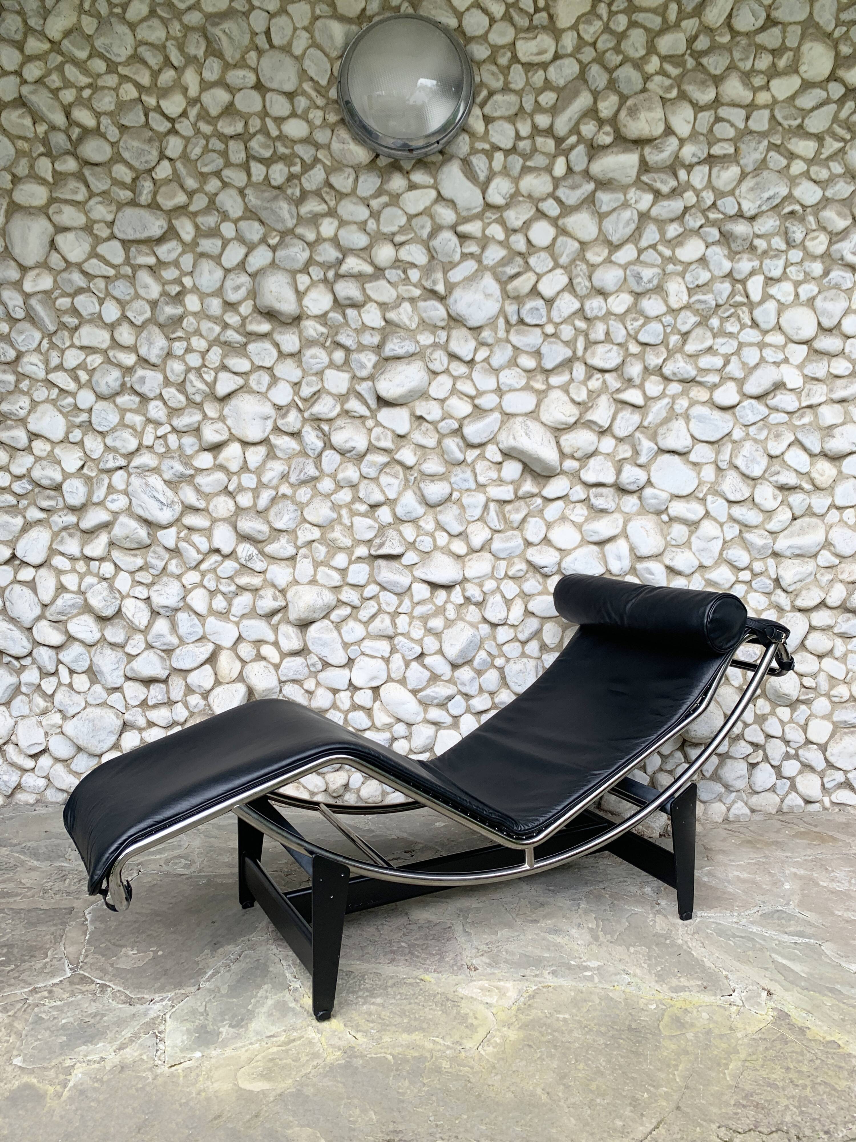 Chaise longue LC4 cassina by  Le Corbusier