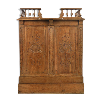 Henry II style wooden trading post