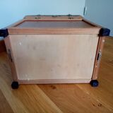 Fishing stool chest in wood and green skaï