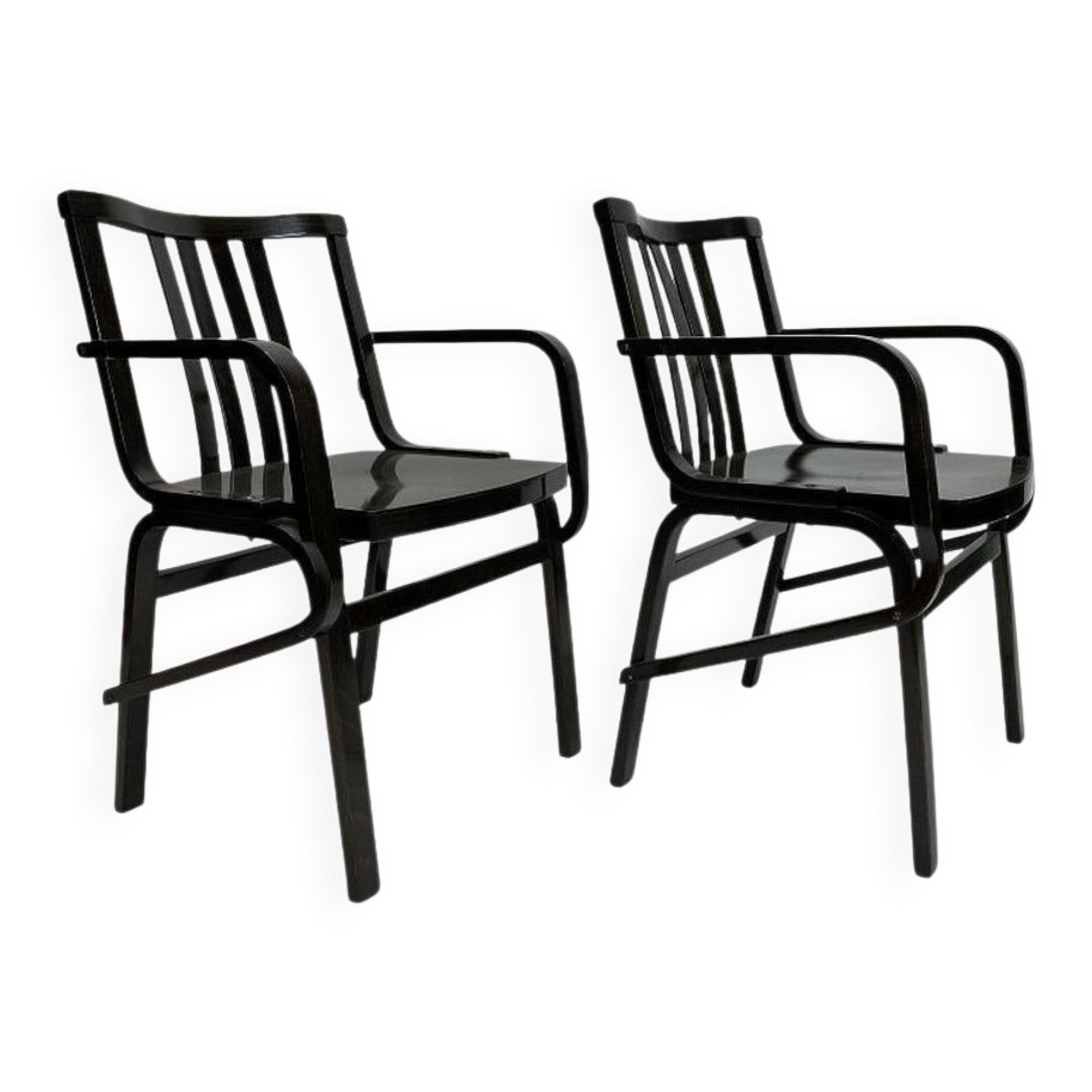Fauteuils noirs de style milieu du siècle