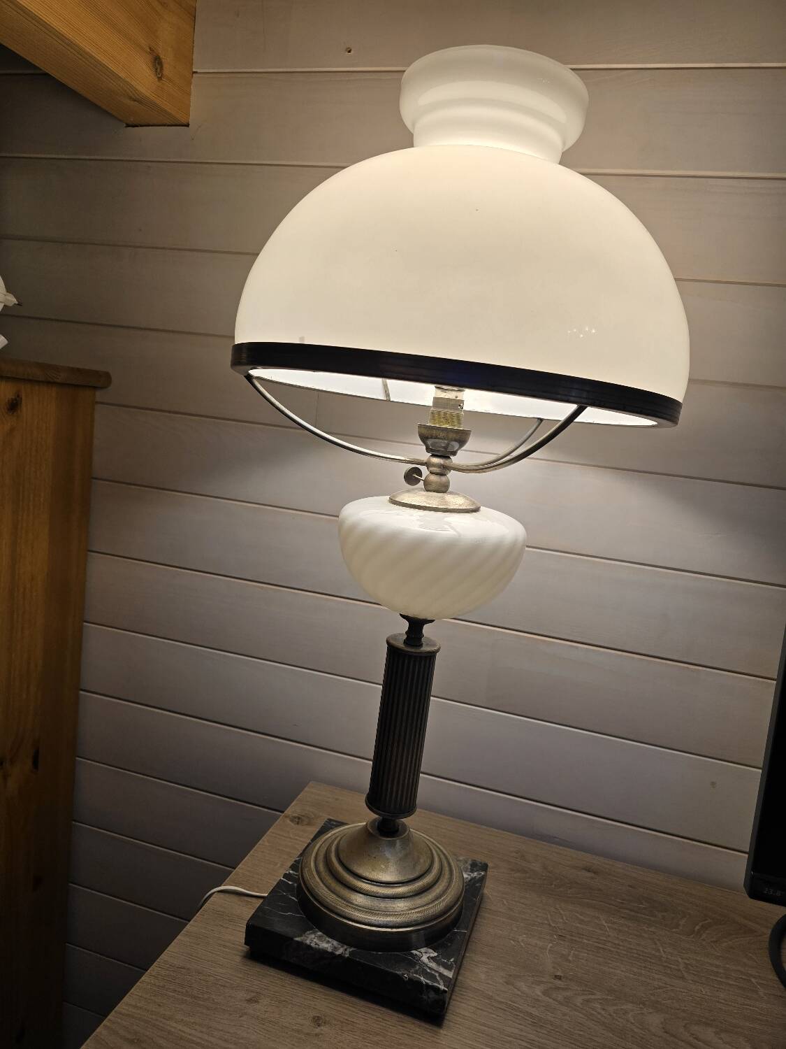 Notary lamp, white opaline, patinated metal and marble.
