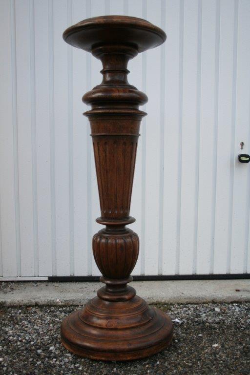 Selette column walnut 19 th