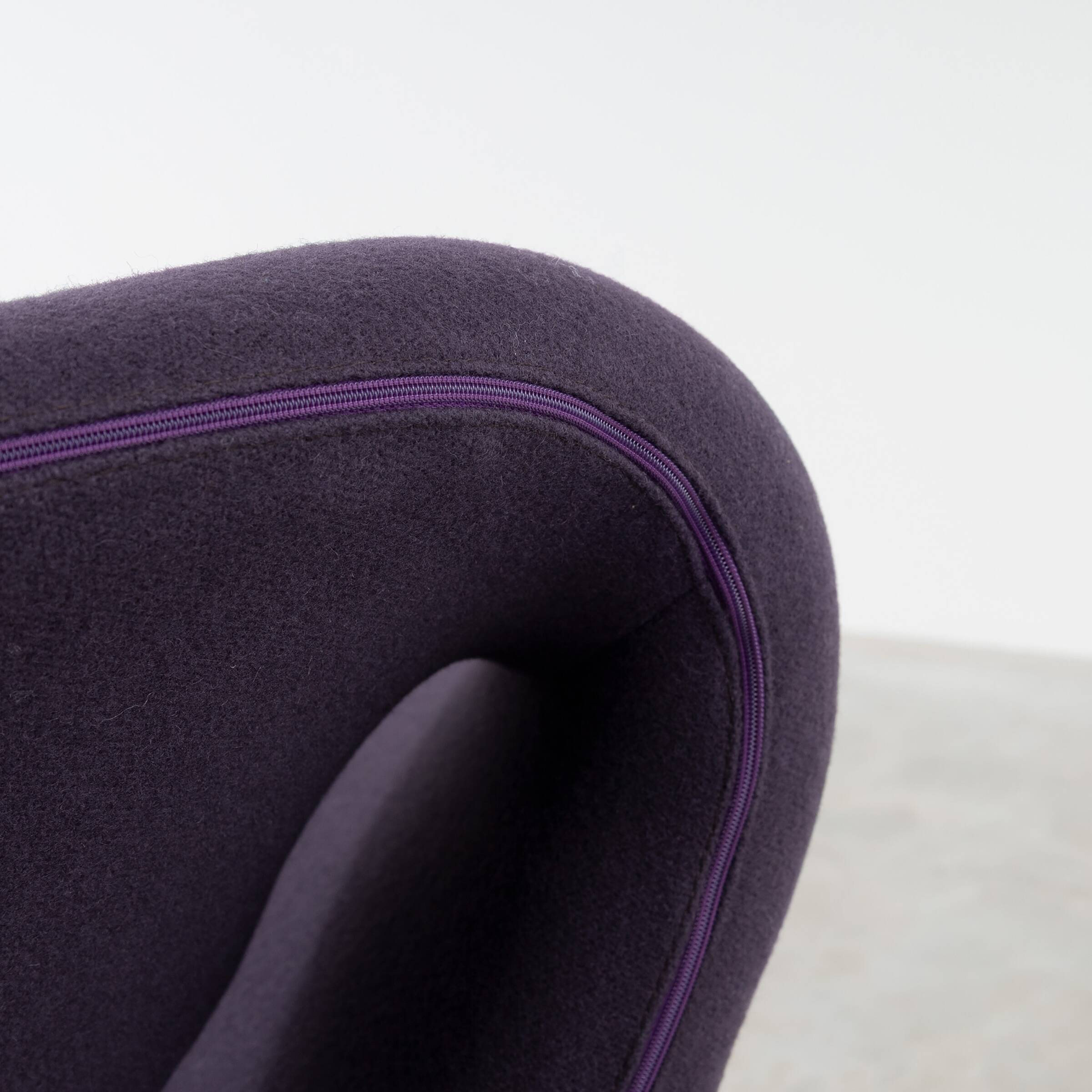 Pierre Paulin Ribbon Lounge Chair and Ottoman in Purple fabric for Artifort