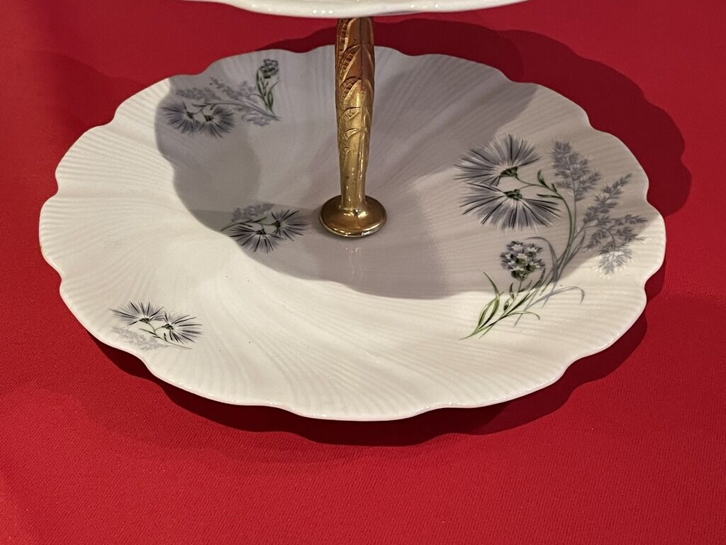 Presentoir dish with pastries, amuses bouches