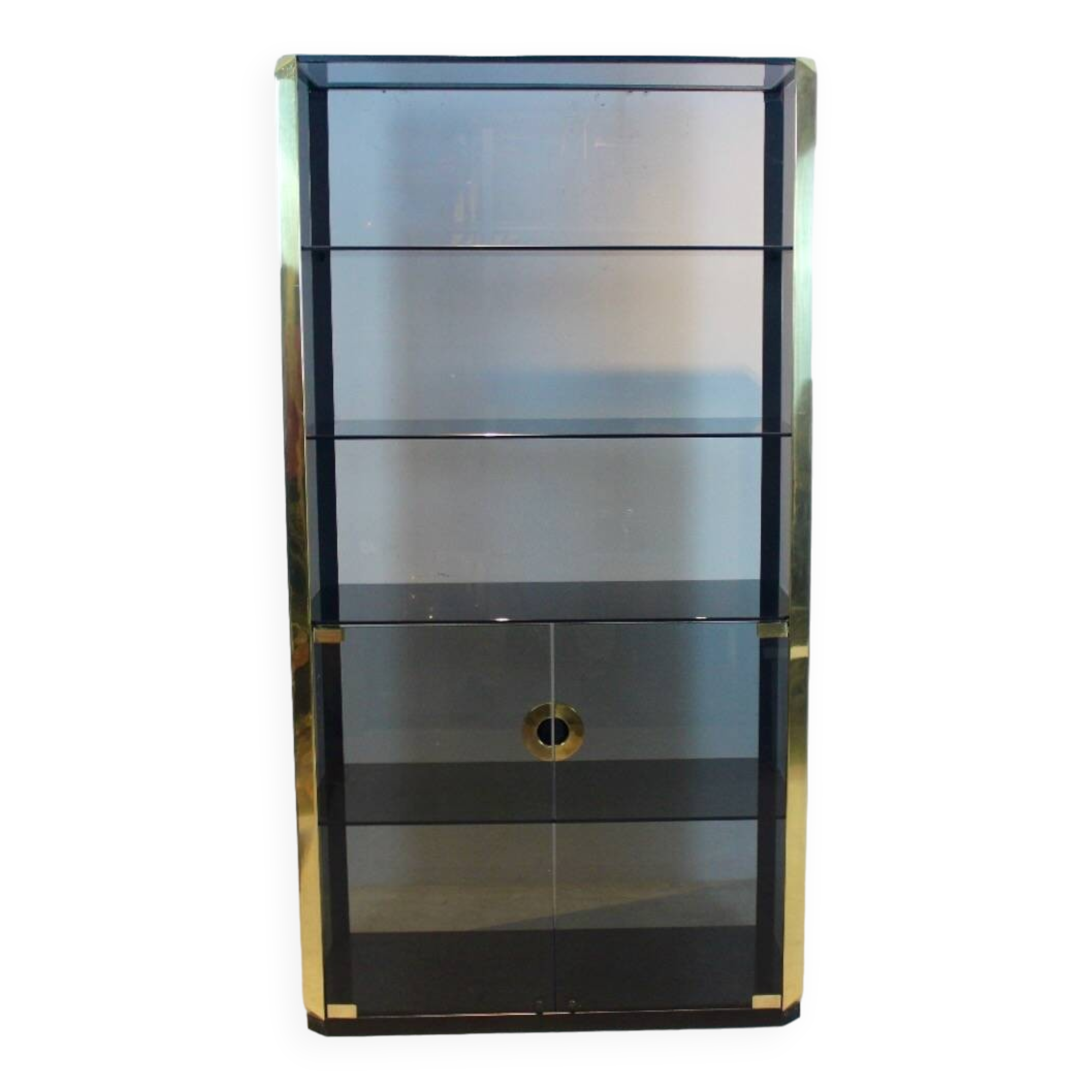 Armoire en verre fumé et laiton