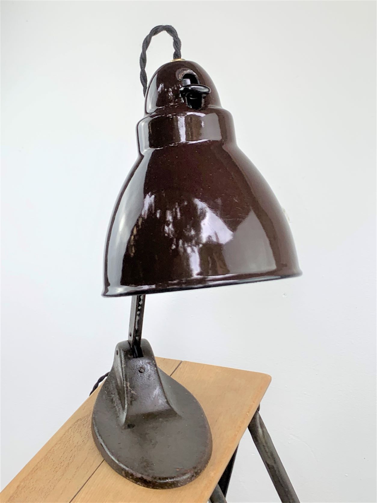 Lampe allemande 1930 émail brun marron bauhaus
