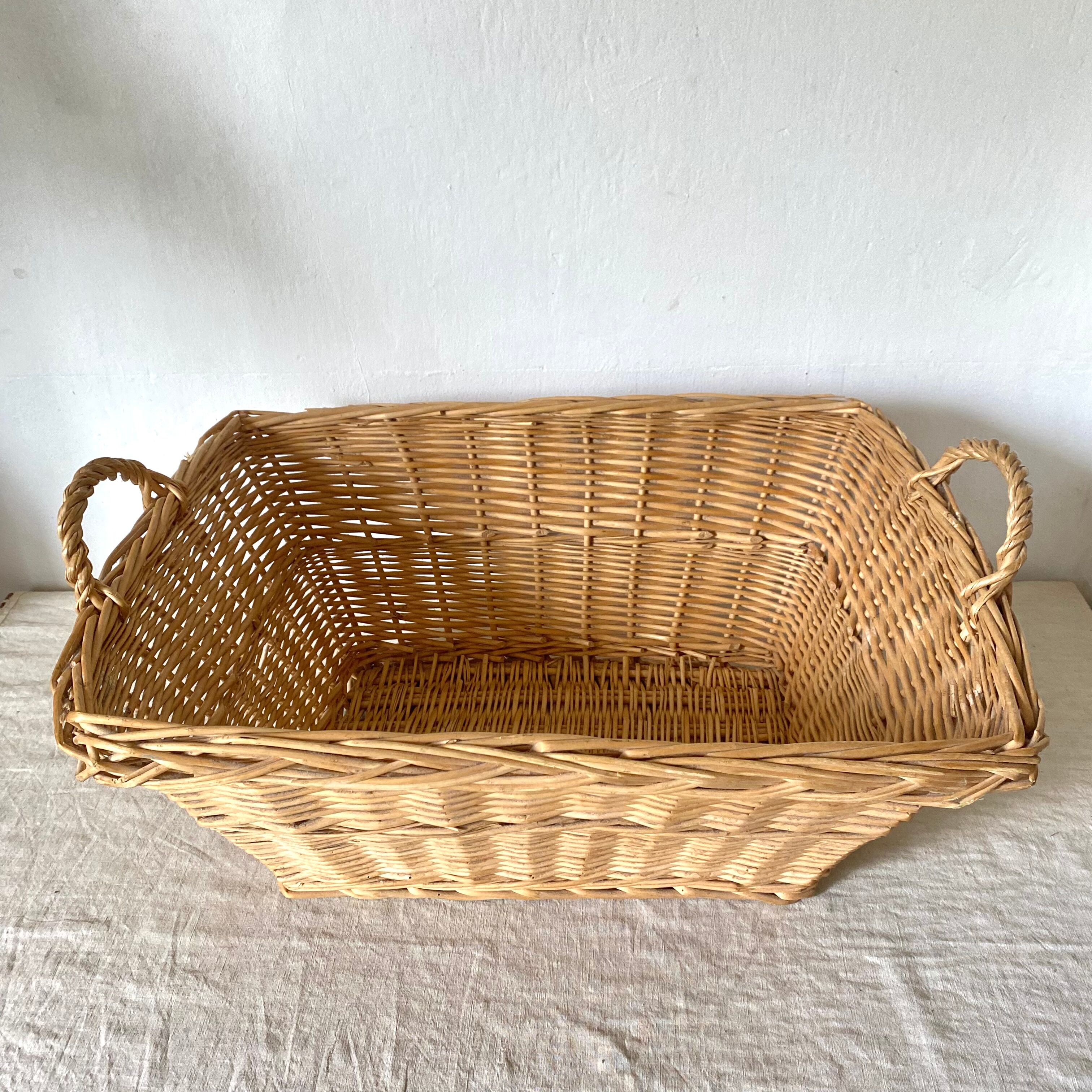 Wicker laundry rack