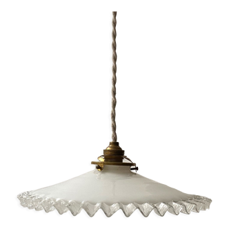 White opaline suspension