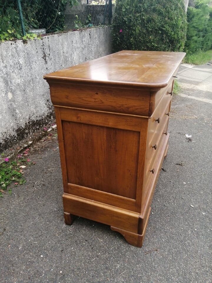 Louis Philippe dresser