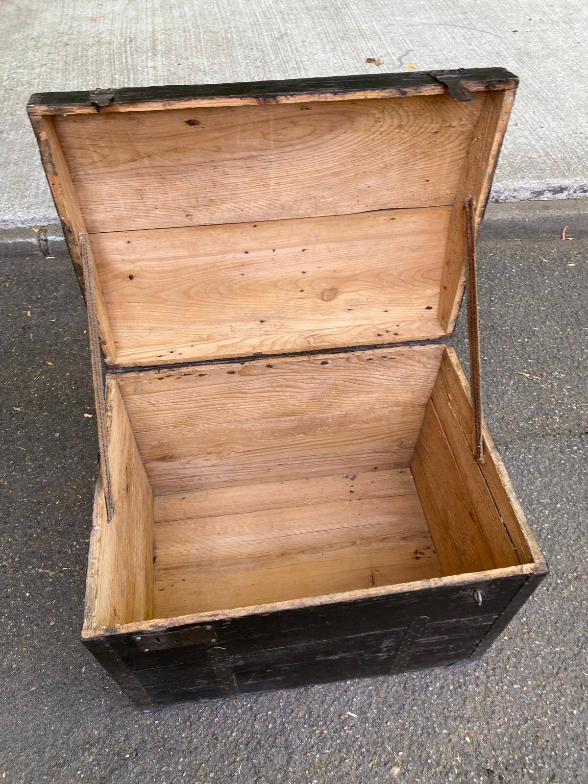 Malle bombée vintage en bois du XIXème