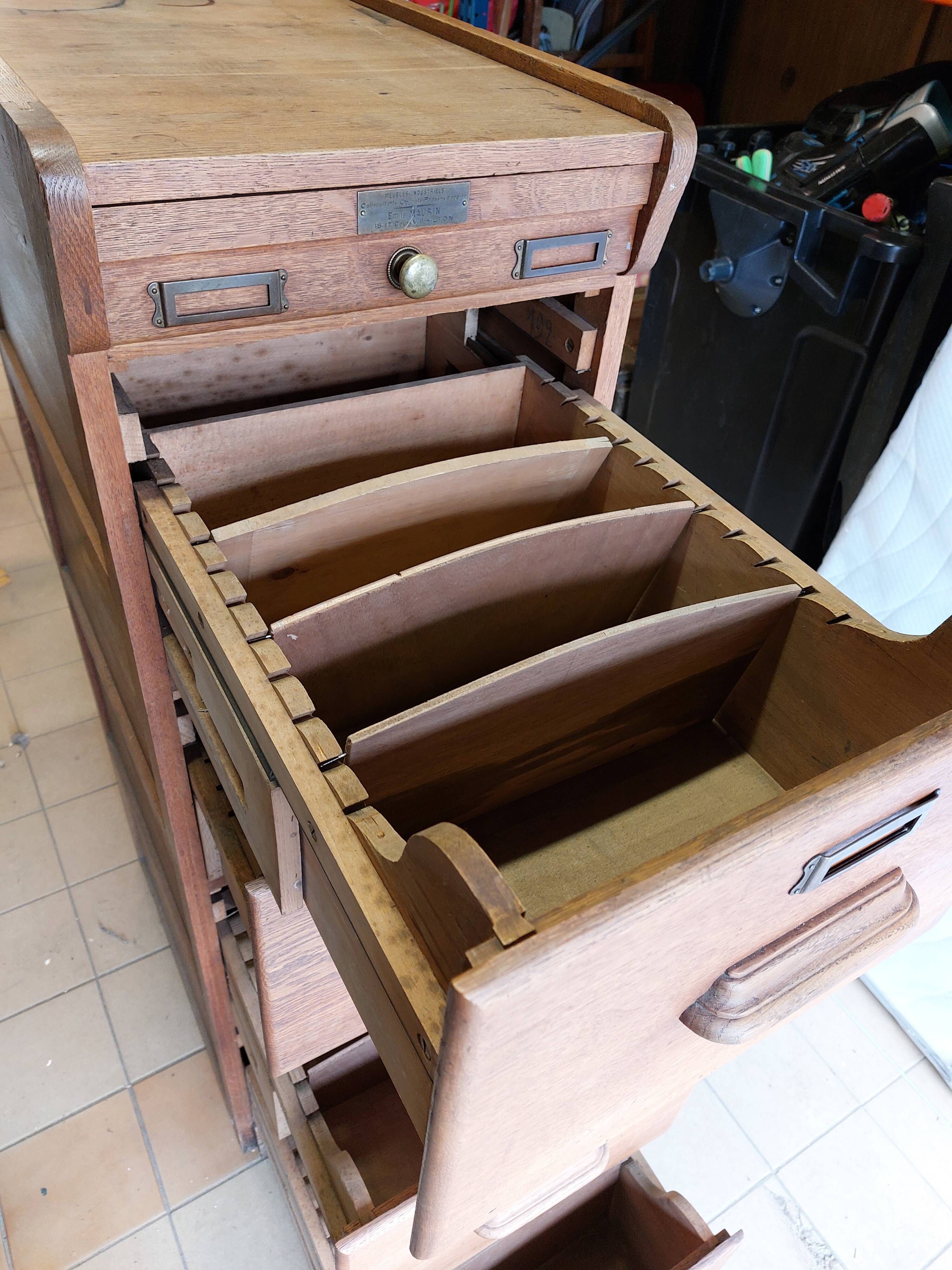 Antique trade furniture - oak filing cabinet - 1930s/40s